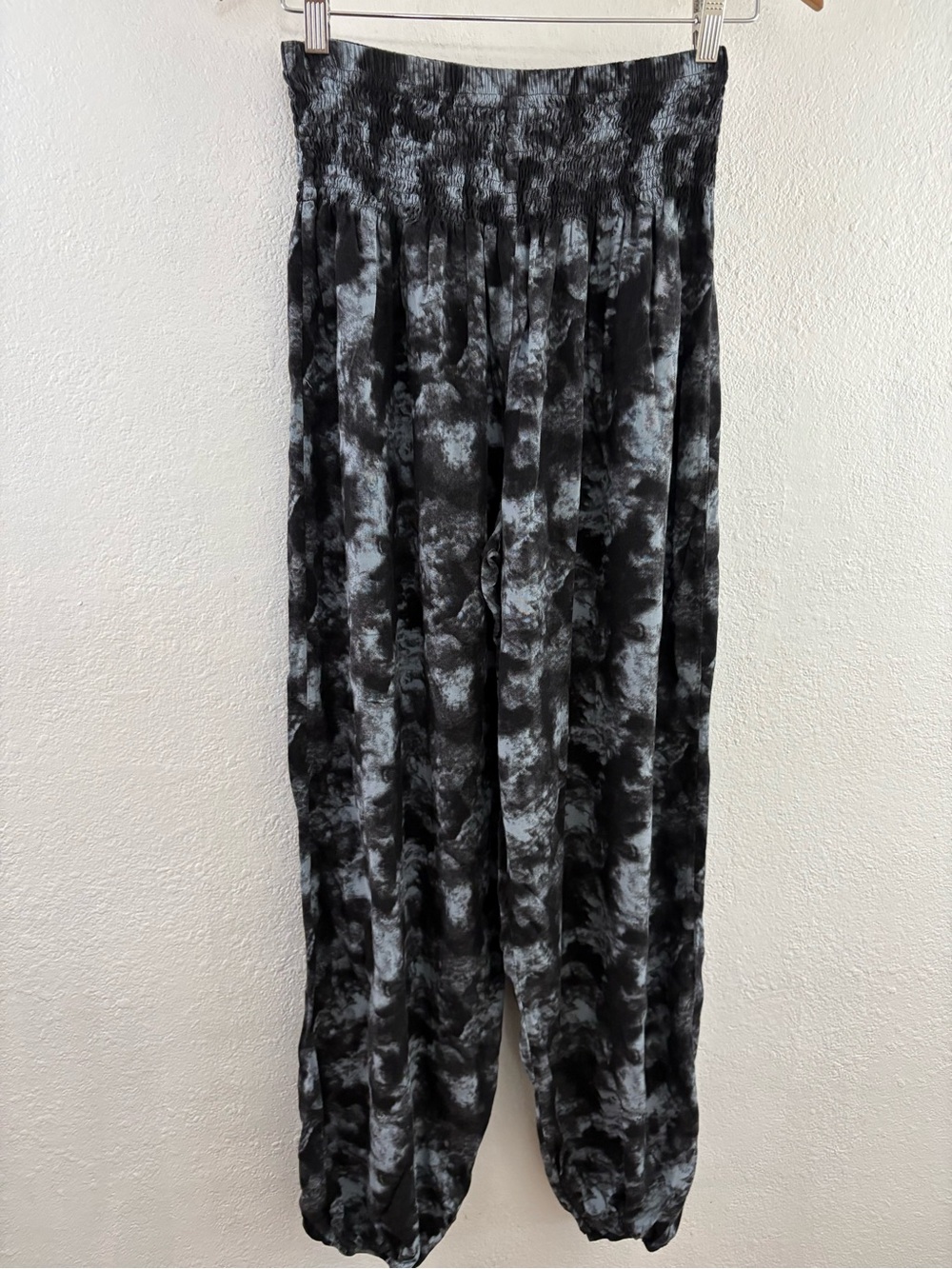 Lotus and Luna black and gray tie-dye pants wide smocked waistband size S